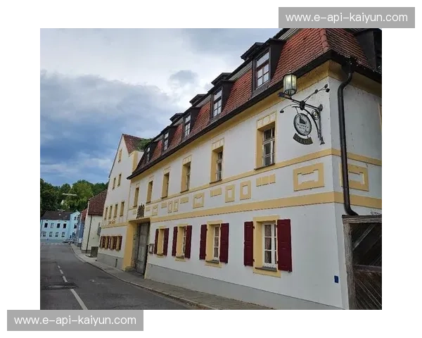 巴伐利亚的双面诱惑：慕尼黑的雄心，还是雷根斯堡的柔情？